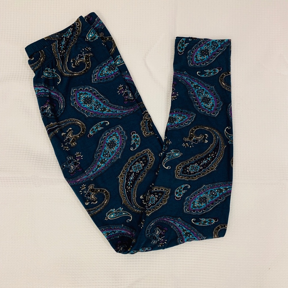 Butter soft leggings one size fits sizes 0-12.